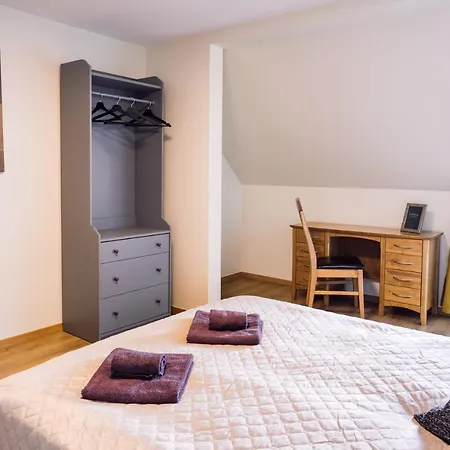 Rothko Apartment/8 Guests/4bedrooms/riga Old Town Apartment *